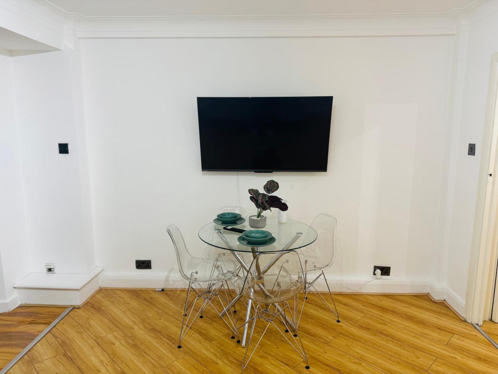 Apartment 1 Bedroom Flat In