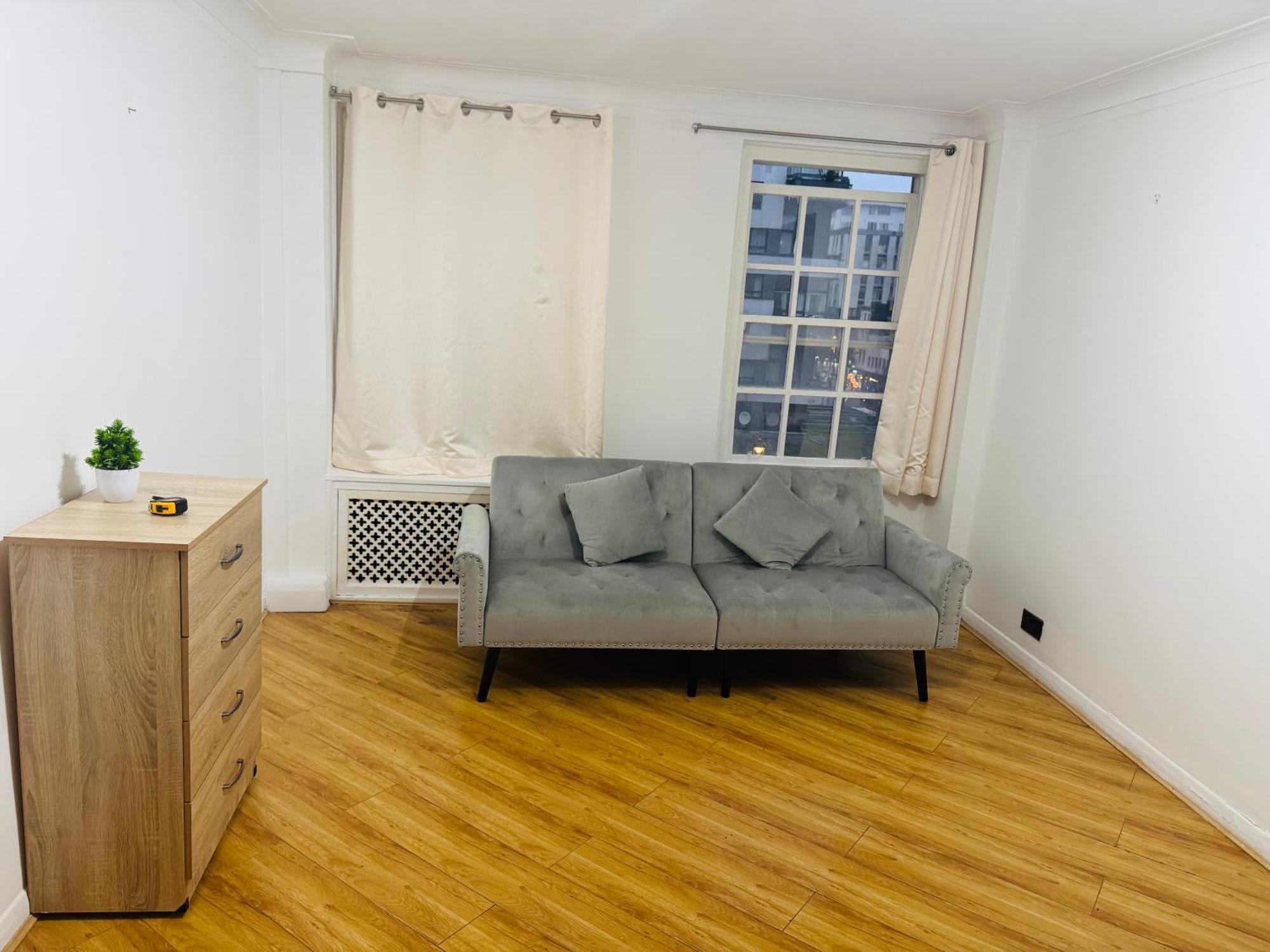 1 Bedroom Flat In Apartment London