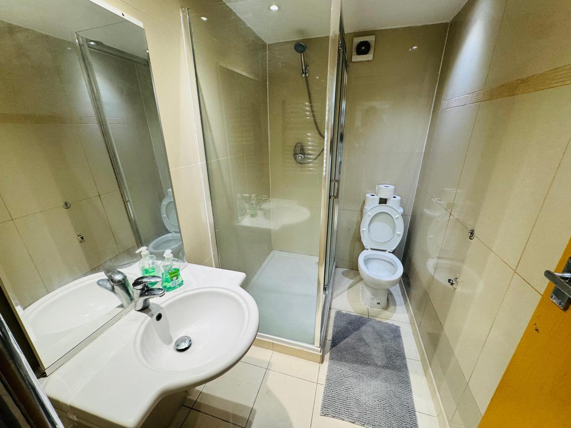 1 Bedroom Flat In London