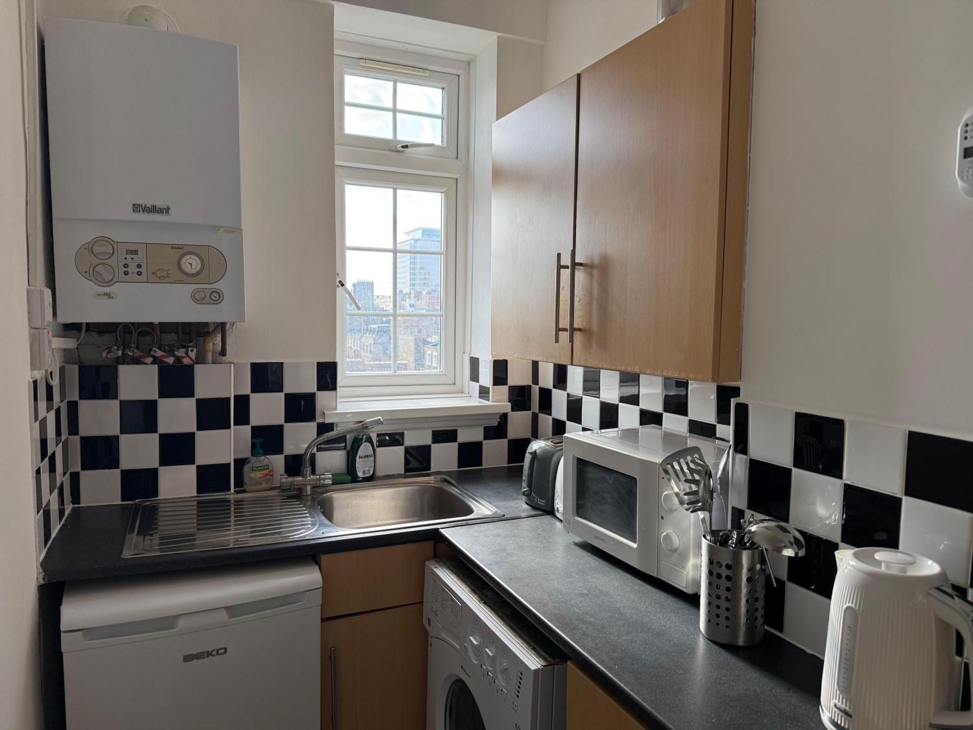 Apartment 1 Bedroom Flat In *